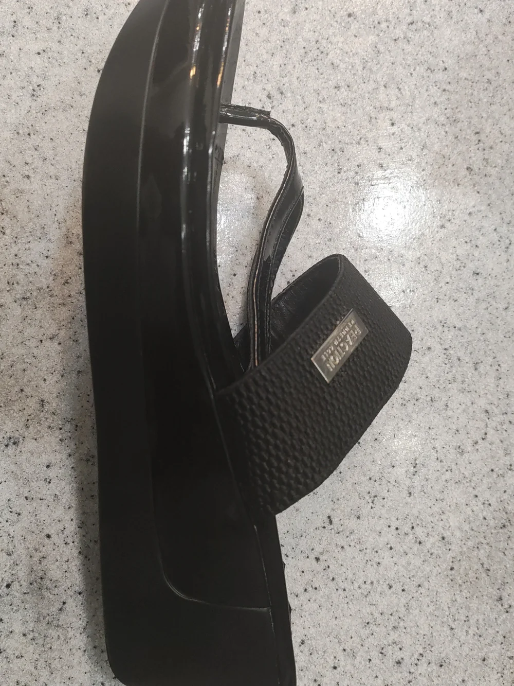 Reaction 😜 Kenneth Cole Black Patent Slide Sandals with Elastic Strap - 🫦🫦🫦